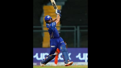 ஜேசன் ஹோல்டர் ஒவரை பஞ்சு பஞ்சாக்கிய டிம் டேவிட்: ஹாட்ரிக் சிக்ஸர் அடித்து ஹீரோவான டிம் டேவிட்!