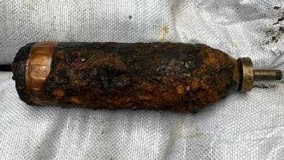 മാലിന്യത്തിനിടയിൽ നിന്നും എടുത്തിട്ടുവന്നത് എപ്പോൾ വേണമെങ്കിലും പൊട്ടിയേക്കാവുന്ന ബോംബ്!