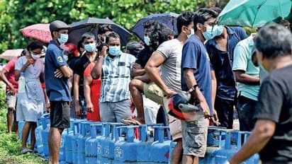 Sri Lanka Crisis: இலங்கையில் 3 ஆண்டுகளில் 2 கோடி பேர் வறுமை நிலைக்கு தள்ளப்பட்டனர்: ஆய்வில் அதிர்ச்சித் தகவல்