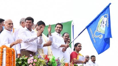 పాడిరైతులకు అండగా... భారీగా పశువుల అంబులెన్స్ లు ప్రారంభించిన సీఎం జగన్