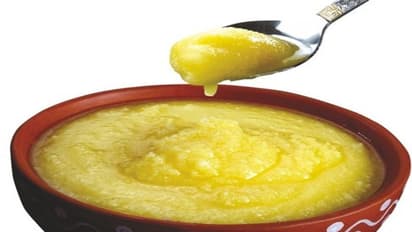 खाली पेट घी पीने से सेहत को मिलेंगे ये 6 फायदे, जानिए एक्सपर्ट से