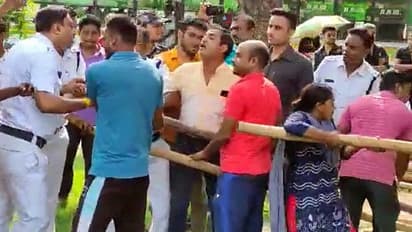 'আমাদের মারতে মারতে গাড়িতে তুলল পুলিশ', এসএসসিকাণ্ডে 'সেন্ট্রাল লকআপে' সজল ঘোষ