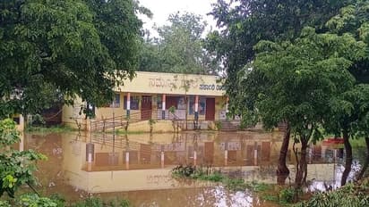 ಚಿತ್ರದುರ್ಗದಲ್ಲೂ ಮಳೆ ಅಬ್ಬರ, ಕೆರೆ ಕಟ್ಟೆ ಹೊಡೆದು ಶಾಲೆಗೆ ನುಗ್ಗಿದ ನೀರು