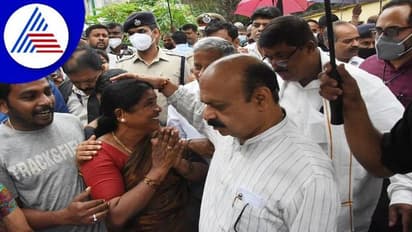 Bengaluru Rains: ಸಿಎಂ ಮುಂದೆ ಮಳೆ ಸಂತ್ರಸ್ತರ ಗೋಳಾಟ: ಜನರ ಆಕ್ರೋಶ