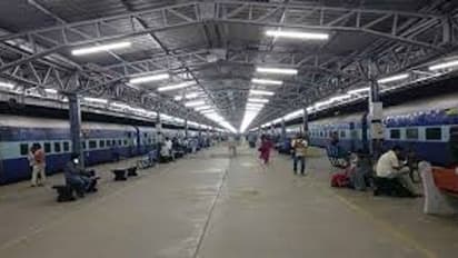 இரயில் கட்டணம் உயர்கிறதா..? மூத்த குடிமக்களுக்கான கட்டண சலுகை ரத்து..?  மத்திய அமைச்சர் சொன்ன பதில்...