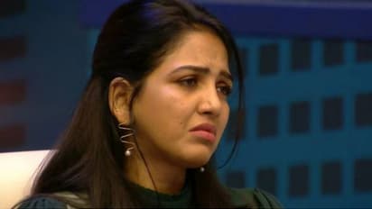 என்ன அமீர் இப்படி பண்ணிட்டீங்க..?.தப்பிக்க வழி இல்லாமல் கண்ணீர் விட்டு கதறும் பாவினி...கண்டிக்கும் பிரியங்கா..