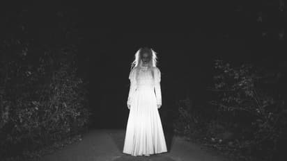 രക്തരക്ഷസെന്ന് നാട്ടുകാര്, ക്ഷയം വന്ന് മരിച്ച സ്ത്രീയുടെ ഹൃദയം കരിച്ച ചാരം മകന് കഴിക്കാന് നല്കി