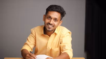 ഡ്രൈവർ ഉറങ്ങി, തിരു: ജില്ലാപഞ്ചായത്ത് അംഗം ഗിരി കൃഷ്ണന്റെ കാറിൽ നിയന്ത്രണം വിട്ട കാർ ഇടിച്ചുകയറി, പരിക്ക്