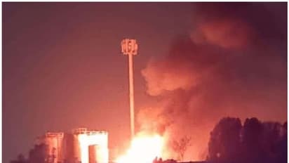 ഷാര്ജയില് രണ്ട് ഡീസല് ടാങ്കുകളില് തീപിടിത്തം; രണ്ടുപേര്ക്ക് പരിക്ക്