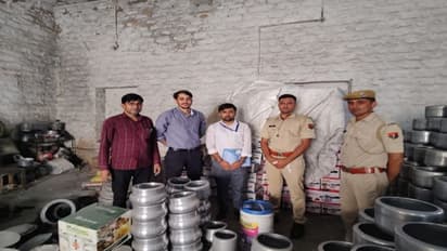 प्रेशर कुकर बनाने वाली फैक्ट्री पर बीआईएस का छापा, चल रहा था वहां ये काम