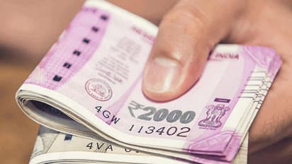 इन 4 चीजों को हमेशा सहेज कर रखना चाहिए, यही बुरे समय में हमें परेशानियों से बचाती हैं 