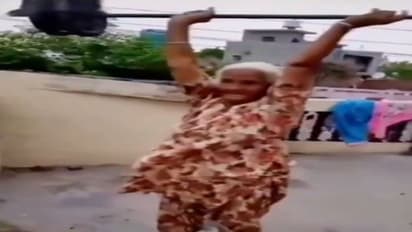 दादी ने दिखाया दम: लड़के ने 80 साल की महिला को दिया फिटनेस चैलेंज, आगे का किस्सा वीडियो में देखिए