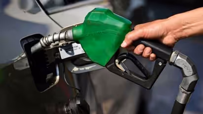 Petrol Diesel Prices :  తెలుగు రాష్ట్రాల్లో పెట్రోల్, డీజిల్ ధరలు ఇవే...వెంటనే చెక్ చేసుకోండి...