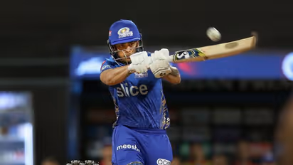 അഞ്ച് വിക്കറ്റ് നഷ്ടം,നല്ല തുടക്കത്തിനുശേഷം  ചെന്നൈക്കെതിരെ മുംബൈ പതറുന്നു