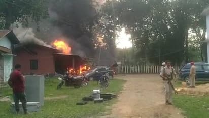 জ্বলছে অসম, থানা পোড়ানোর ঘটনায় অভিযুক্তদের বাড়ি ঘর ভেঙে দিল প্রশাসন