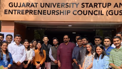 गुजरात दौरे में केन्द्रीय राज्यमंत्री का भव्य स्वागत, स्टार्टअप पर बताया सरकार का प्लान
