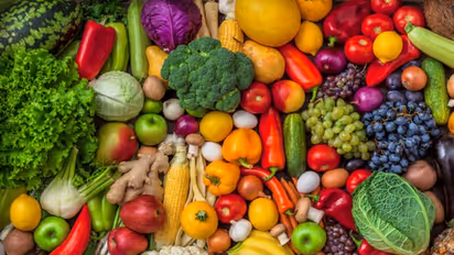 Vegetable Price Hike: ಕಳೆದ ವಾರಕ್ಕಿಂತಲೂ ತರಕಾರಿ ದರ ಗಣನೀಯ ಏರಿಕೆ, 200ರ ಗಡಿ ದಾಟುತ್ತಾ ಟೊಮ್ಯಾಟೊ!