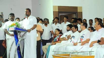 வாக்குகளை மட்டும் பெற்றுக்கொண்டு தொகுதி பக்கம் எட்டி பார்க்காதவர் கமல்ஹாசன் - வேலுமணி குற்றச்சாட்டு