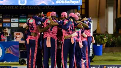 മക്‌കോയ്, പ്രസിദ്ധ് ആഞ്ഞടിച്ചു, ഗംഭീര തിരിച്ചുവരവുമായി രാജസ്ഥാന്‍; ആര്‍സിബിക്കെതിരെ 158 റണ്‍സ് വിജയലക്ഷ്യം