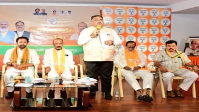 టీఆర్ఎస్లోని అసంతృప్తులపై బీజేపీ ఫోకస్.. పార్టీలో చేర్చుకోవడాని సర్వశక్తులు ఒడ్డుతున్న కాషాయ పార్టీ