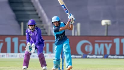 മുന്നില്‍ നിന്ന് നയിച്ച് ഹര്‍മന്‍പ്രീത് കൗര്‍; വെലോസിറ്റിക്കെതിരെ സൂപ്പര്‍നോവാസിന് മികച്ച സ്കോര്‍