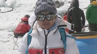 মাত্র দুইদিনের মধ্যে জোড়া সাফল্য, এভারেস্টের পর লোৎসে শৃঙ্গ জয় করে ইতিহাস গড়লেন বাংলার মেয়ে পিয়ালি বসাক 