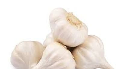 অর্থ সংকট দূর করতে মেনে চলুন রসুনের জ্যোতিষ টোটকা, জেনে নিন কী করবেন