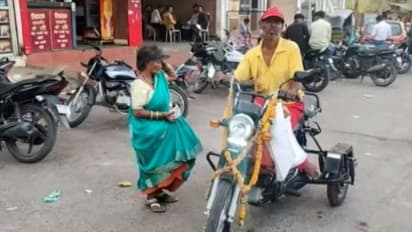 भीख मांगने के लिए इस कपल ने खरीदी 90 हजार रुपए की मोपेड, रोज की कमाई है इतनी