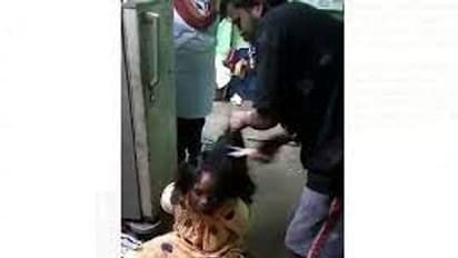 மனைவின் கையை கட்டி, போட்டு மிதித்து, கத்தி கொண்டு தலைமுடி கொடூரமாக அறுக்கும் கணவர்.. வைரலாகும் வீடியோ..