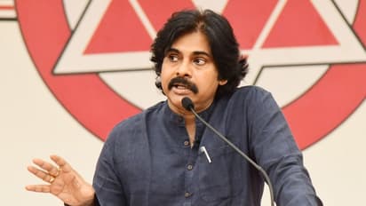 పొగడ్తలు, తిట్లు .. అంతా మైండ్ గేమ్‌లో భాగమే,  పవన్ ట్వీట్ ఎవరి గురించి..?