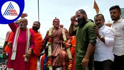 ಗಂಗಾವತಿ: ಮನೆ ಮೇಲೆ ಶಿವಾಜಿ ಮಹಾರಾಜರ ಮೂರ್ತಿ ಪ್ರತಿಷ್ಠಾಪನೆ: ದೇಶಾಭಿಮಾನ ಮೆರೆದ ಯುವಕ..!
