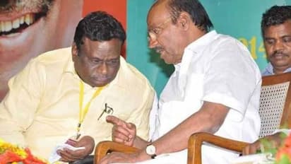 காடுவெட்டி குருவை கடைசி வரை பயன்படுத்திக் கொண்டது ராமதாஸ் குடும்பம்... நினைவிடத்தில் கொந்தளித்த ஆதரவாளர்கள்.