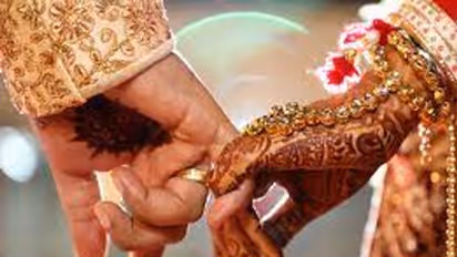 திருமணச் சான்றிதழை இனி ஆன்லைனிலேயே திருத்தலாம்.. நேரில் செல்ல தேவையில்லை.. தமிழக அரசு அரசாணை