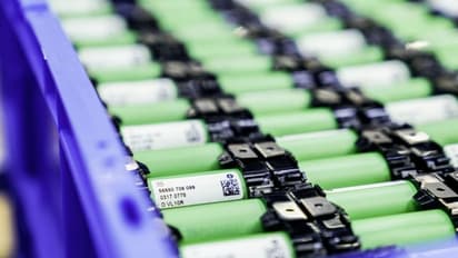 100 വര്ഷത്തേക്ക് ചാര്ജ് ചെയ്യാവുന്ന ബാറ്ററി സാങ്കേതിക വിദ്യ; വിപ്ലവകരമായ കണ്ടുപിടുത്തം