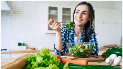 Irregular Periods : ആർത്തവം ദിവസങ്ങളിലെ അസ്വസ്ഥതകൾ കുറയ്ക്കാൻ കഴിക്കാം ഈ അഞ്ച് ഭക്ഷണങ്ങൾ