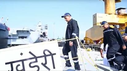 INS KHANDERI: সাবমেরিনে চড়ে অতল সাগরে পাড়ি রাজনাথ সিংএর, ২ দিনের সফরে কারওয়ার নৌঘাঁটিতে তিনি 