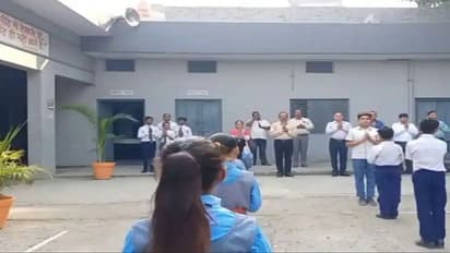 स्कूल के बच्चों को पुलिस ने दिया अनोखा तोहफा, रोज़ाना आयेगा काम