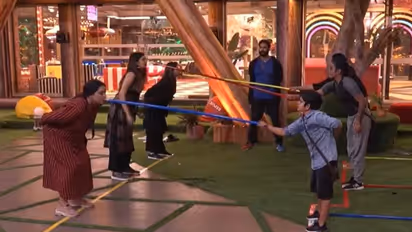 Bigg Boss 4 : നാണയ വേട്ടയിൽ നേട്ടം കൊയ്ത് ജാസ്മിനും സൂരജും; 'വിജയ ചുംബന'വുമായി പുതിയ ക്യാപ്റ്റൻ 