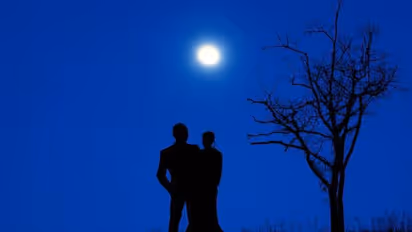 Parent Love : 17ನೇ ವರ್ಷಕ್ಕೇ ಲವ್ವಲ್ಲಿ ಬಿದ್ದ ಬಾಲೆ, ಏನ್ಮಾಡ್ಲಿ ಅಂತ ತಲೆ ಬಿಸಿಯಂತೆ!