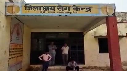 कानपुर के इस अस्पताल में चपरासी कर रहे मरीजों का इलाज, डिप्टी सीएम कर चुके हैं दौरा फिर भी नहीं कोई असर