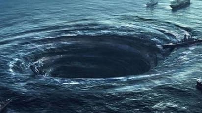 കപ്പലുകളും വിമാനങ്ങളും ദുരൂഹമായി അപ്രത്യക്ഷമാകുന്ന ബെർമുഡ ട്രയാം​ഗിളിലേക്ക് യാത്ര ചെയ്യാം!