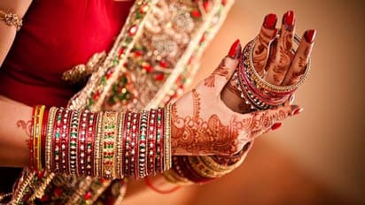 Palmistry: कैसा होगा आपका होने वाला पति? जान सकते हैं हथेली की इस रेखा से, जिसे लव लाइन भी कहा जाता है