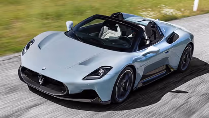 പുതിയ മോഡലുമായി മസെരാട്ടി