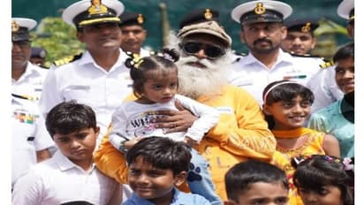 பாரதம் திரும்பினார் சத்குரு: குஜராத்தில் உற்சாக வரவேற்பளித்த இந்திய கடற்படை! Save Soil-க்கு 74 நாடுகள் ஆதரவு