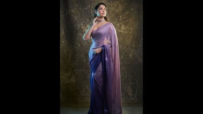 నడుము సోయగాలు చూపిస్తూ యువరాణి నడచి వచ్చినట్లే.. ఫ్రంట్ అండ్ బ్యాక్ తమన్నా అందాలు అదుర్స్  