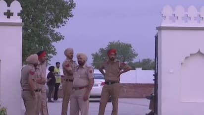 सिद्धू मूसेवाला का गांव बना छावनी : गांव से लेकर शहर तक नाकाबंदी, घर के बाहर भी भारी पुलिसबल तैनात