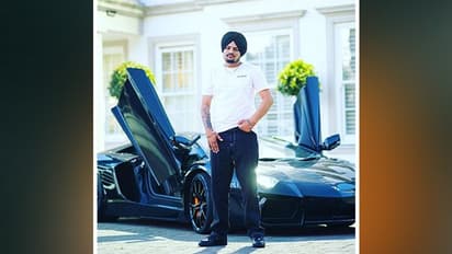 বাবা সরকারি চাকুরে, মা গ্রাম প্রধান, নিজে ইঞ্জিনিয়ার, সিধু মুসেওয়ালার ৫ অজানা তথ্য