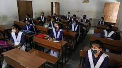 புதுச்சேரியில் ஜூன் 23 ஆம் தேதி பள்ளிகள் திறப்பு.. சனிக்கிழமைகளில் விடுமுறை.. அமைச்சர் அறிவிப்பு