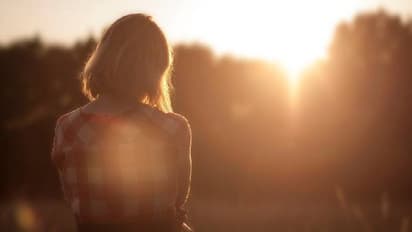 കാമുകൻ ഇപ്പോഴും താമസിക്കുന്നത് അമ്മയുടെ വീട്ടിൽ, താന് ഈ ബന്ധം തുടരണോ എന്ന് യുവതി