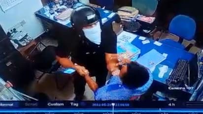 Robbery : കൊച്ചിയിലെ പെട്രോൾ പമ്പിൽ ജീവനക്കാരനെ കത്തിമുനയിൽ നിർത്തി പണം കവര്‍ന്നു